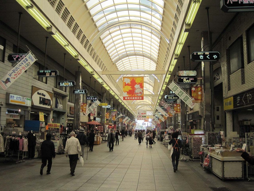 板宿本通商店街の現在と噂の真相｜名店グルメと閉店の裏側を徹底追跡