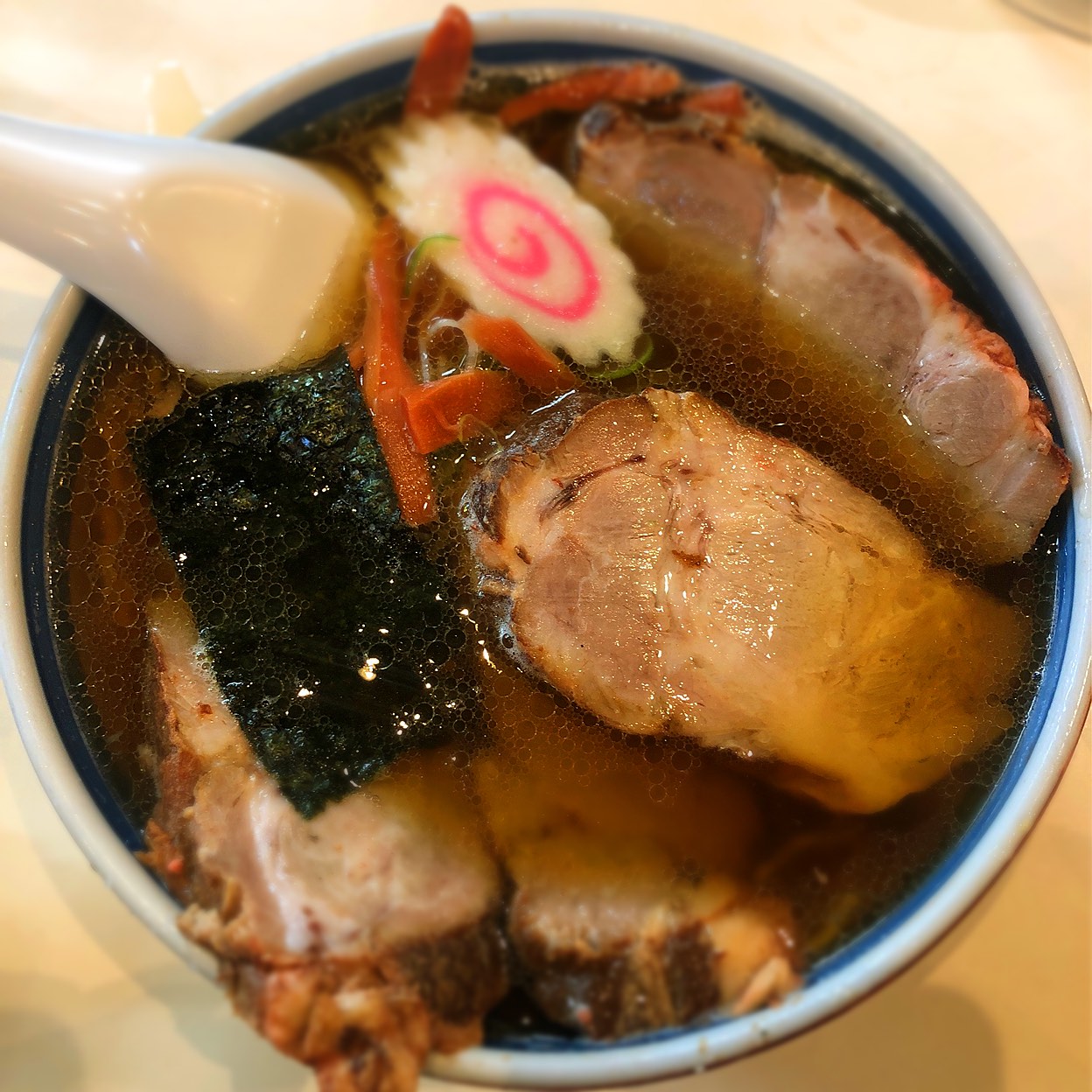 あつた蓬莱軒本店の待ち時間はなぜ長い？整理券の裏技と混雑回避の真実