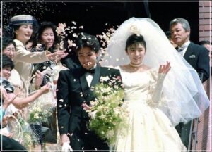 郷ひろみの結婚歴と波乱万丈の人生。70代を迎えた「永遠のアイドル」がたどり着いた究極の家族愛