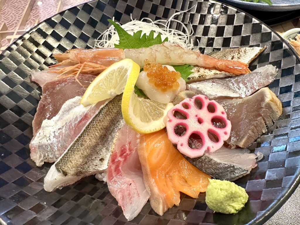【2026最新】なぜ山奥の「魚籠屋」に人が殺到？感動を呼ぶ秘境飯の真相