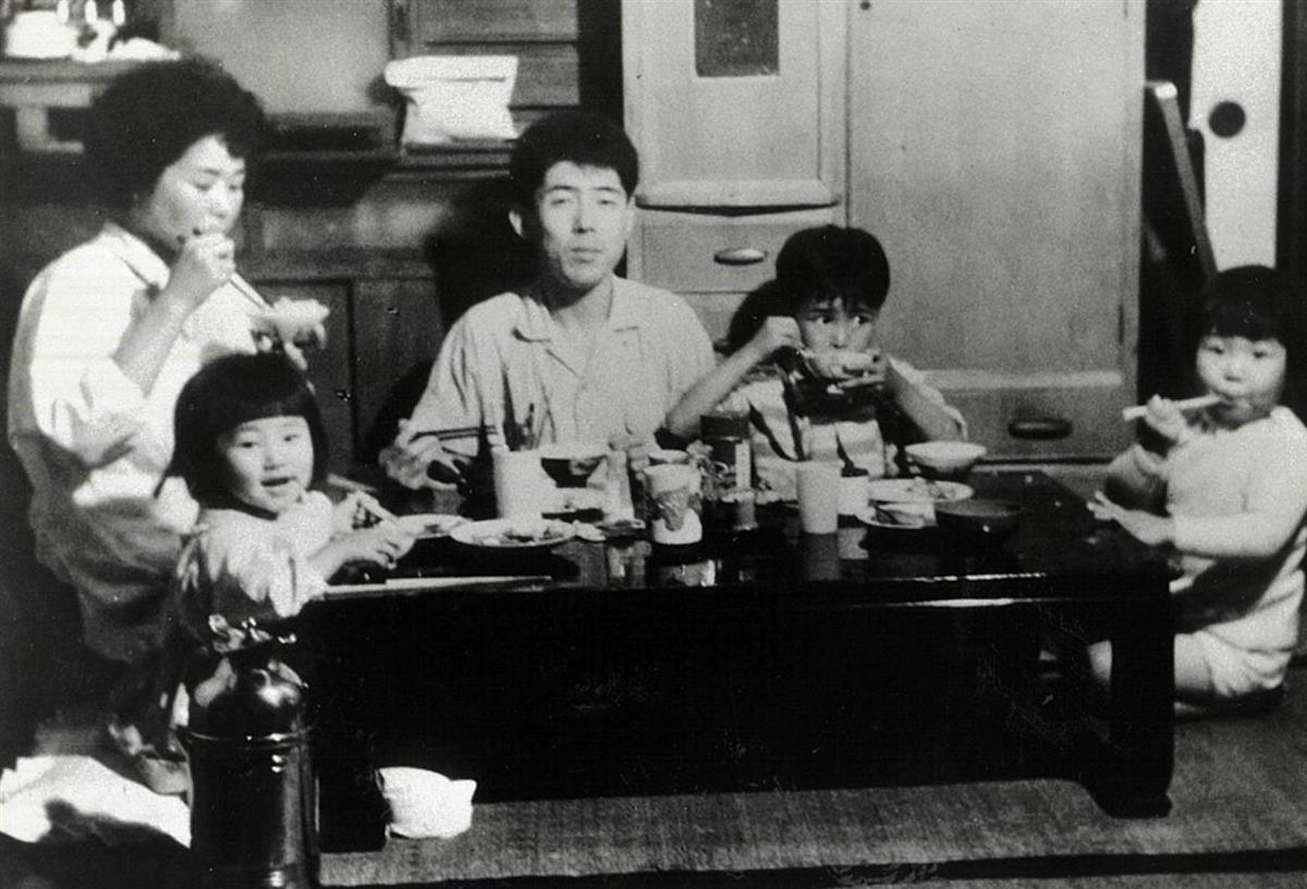 郷ひろみの親の真相！国鉄職員の父と92歳で逝去した母との絆