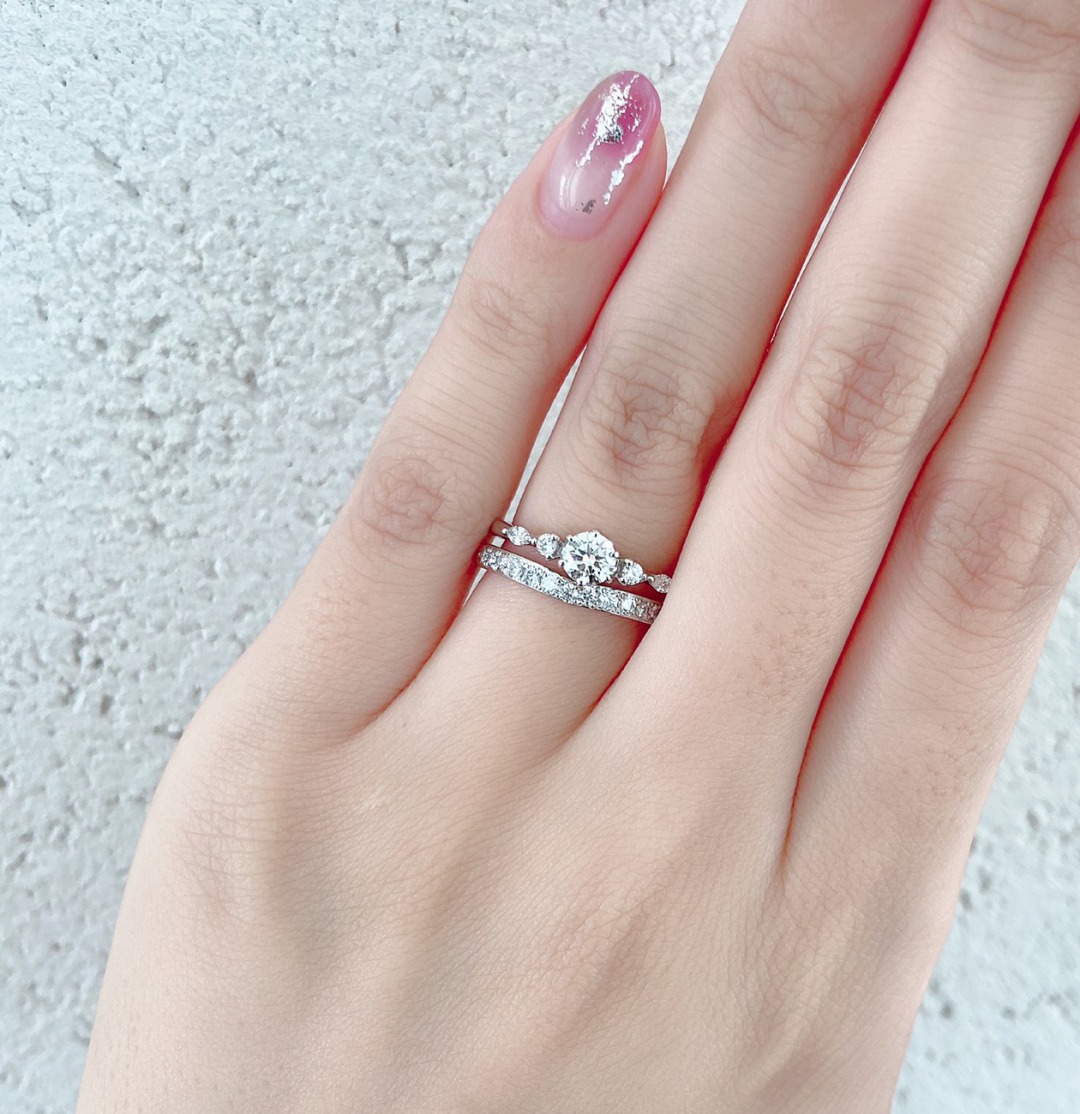 婚約指輪の重ね付けは普段使いNg？傷や順番の真相と後悔しない新基準