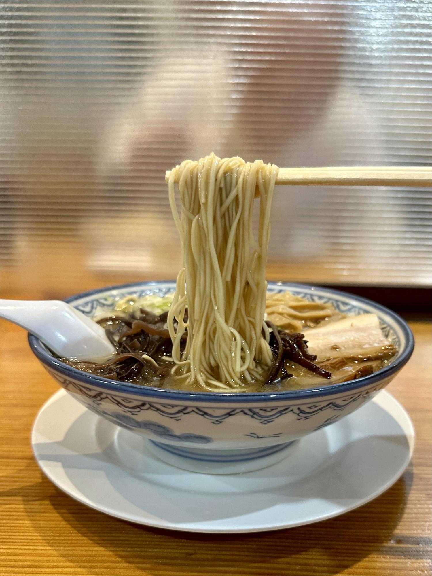 平打ち麺ラーメン徹底解剖！モチモチ極上食感と名店の秘密に迫る