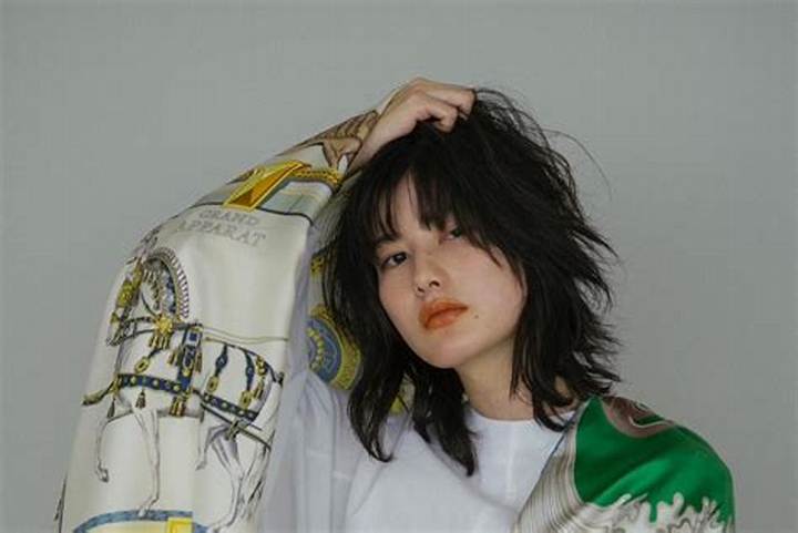 橋本愛の美学と真実：検索ワードの背景に潜む女優としての軌跡とデジタル社会のリアリティ