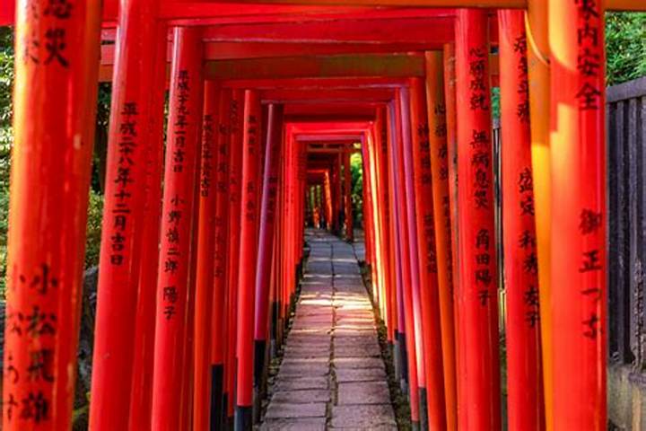 五十稲荷神社：東京の隠れた霊験あらたかな神社の全貌