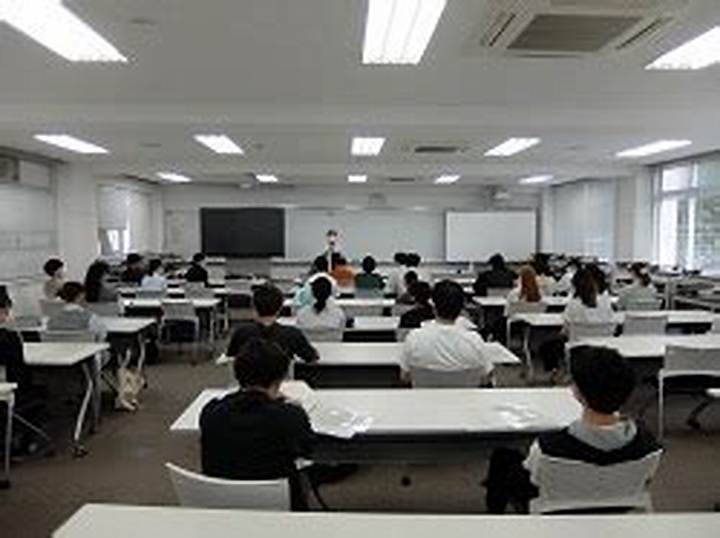 海外研修航海：大海原で人生の舵を握る