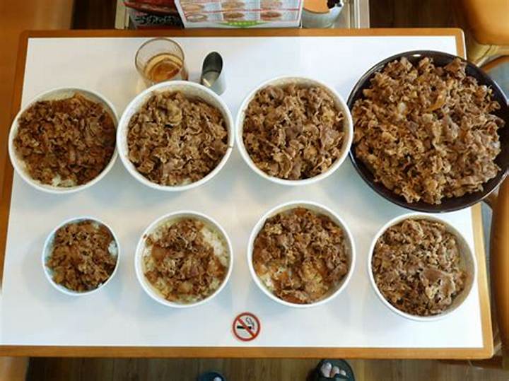 キング牛丼の量を徹底解説！カロリーや価格、食べ方のコツまで