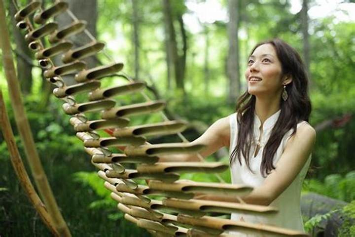 ベトナムの一弦琴ダン・バウに魅せられた演奏家・小栗久美子｜音の架け橋が拓く伝統と革新