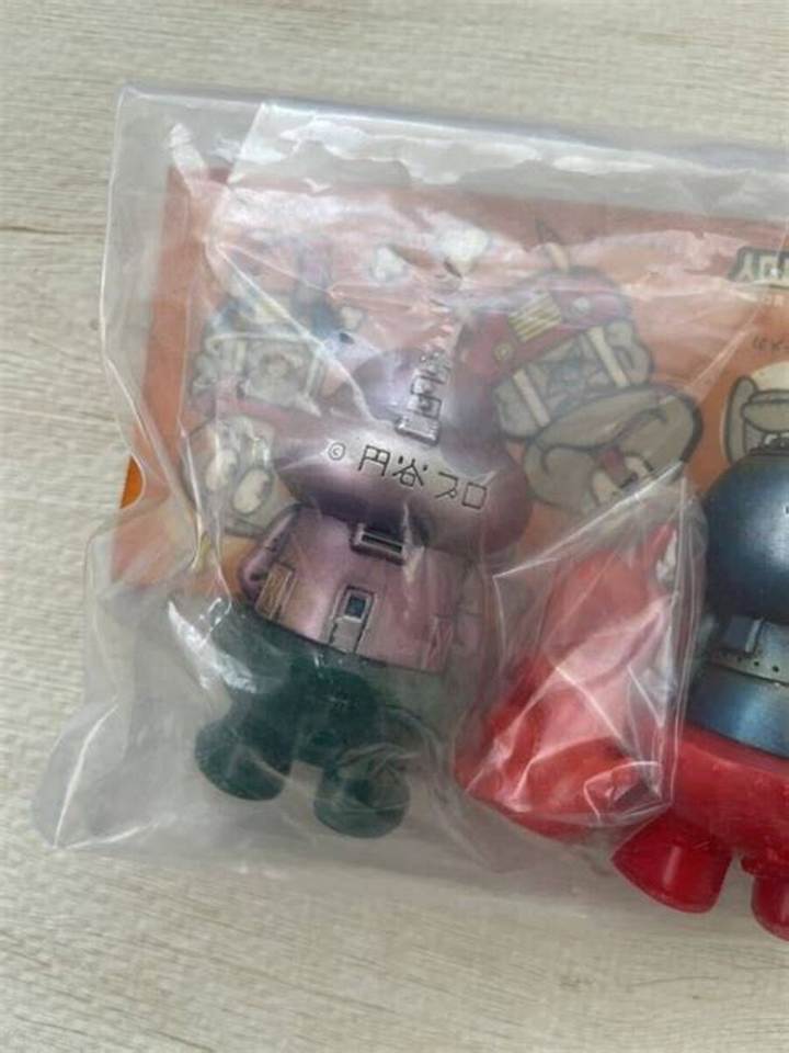 異彩を放つ仏像ソフビ「ミロクトイ」の真実：金子ヨヲヘイの造形美学と熱狂的コレクター市場を解剖する