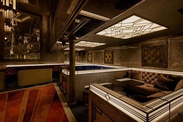 六本木ラウンジで働く女性たちの真実｜採用基準・報酬体系と夜の街が生む生態系