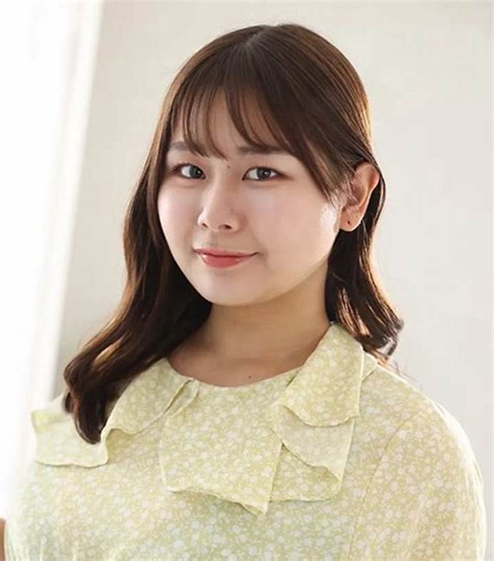 Shida Mizuki: the Rising Star Redefining Japanese Entertainment