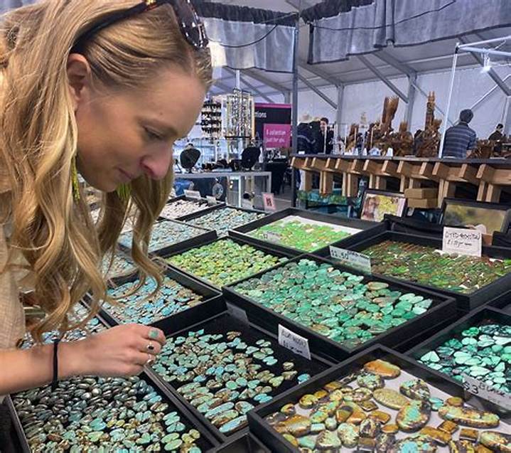 世界最大の宝石市場ツーソン・ミネラル・ショーの全貌と参加の秘訣